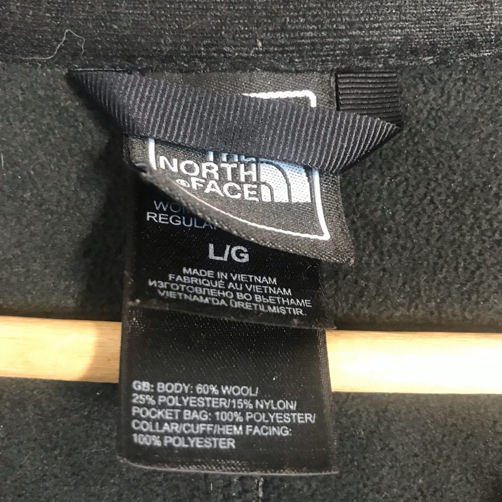 North face jacket - Picture 9 of 9